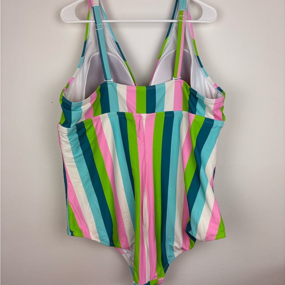 torrid Wireless Striped V-Neck One-Piece Swimsuit Palm Springs Stripe - Picture 10 of 13
